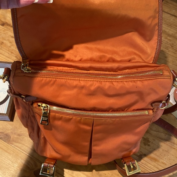 ๐ FABULOUS AUTHENTIC PRADA NYLON CROSSBODY BAGโผ๏ธ - Picture 9 of 17